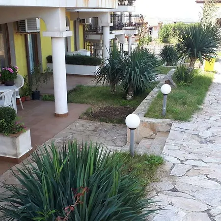 Apartment Green Hills *